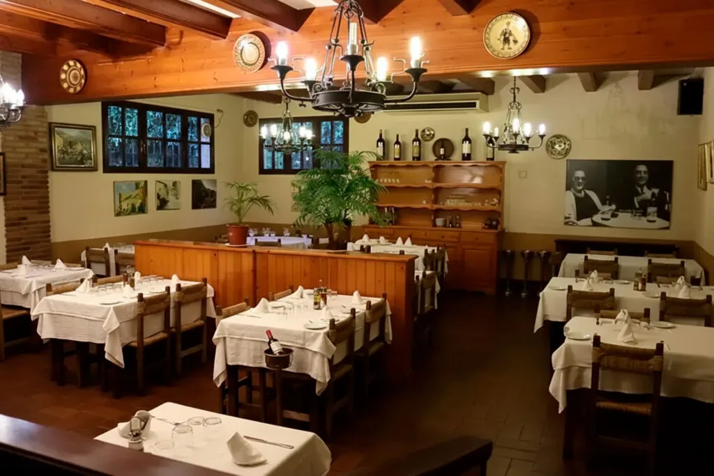 Saló rústic del restaurant Ca n’Escayola